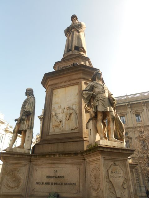 Milan: Private or Shared Essential Walking Tour - What you should pack and what to expect on the ground