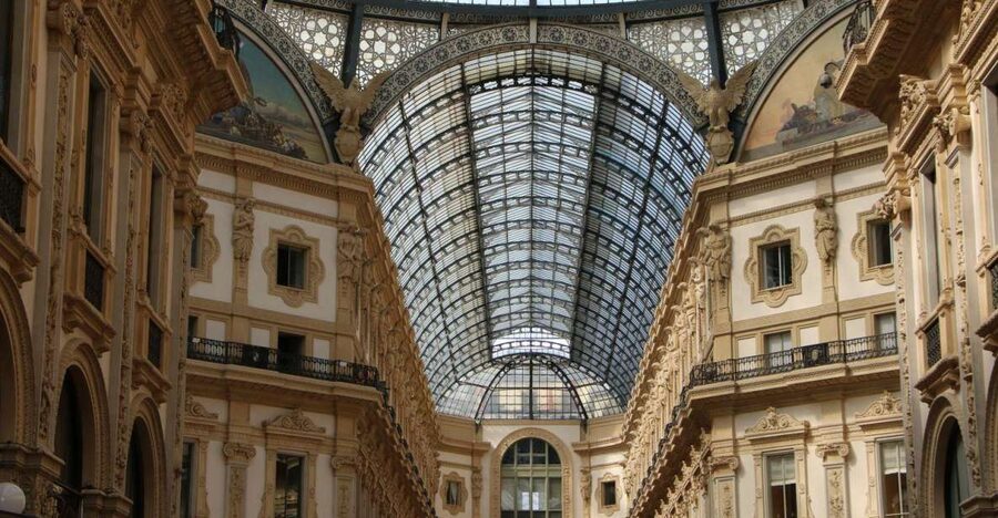 Milan: Private Sightseeing & Shopping Tour with a Local - Getting around, entry fees, and what you should plan for