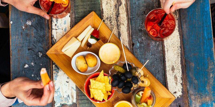 Milan: Private Tour with Drinks & Bites in Centro Storico - Key things you’ll notice on this Milan night tour