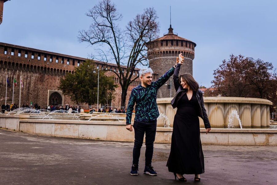 Milan: Professional Photoshoot Outside Sforza Castle - Price and value: $65 for a group up to 8