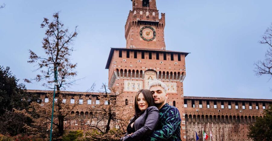 Milan: Professional Photoshoot Outside Sforza Castle - Finding your photographer at Piazza Castello Fountain (Castle Park)