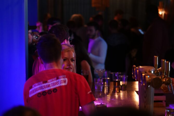 Milan Pub Crawl Party with Free Shots and Drink Deals by Riviera - Stop 2: Yguana Cafè for a change in bar style