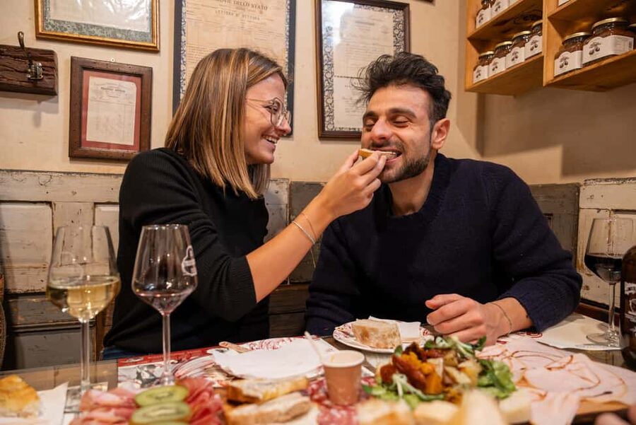 Milan’s Full-Meal Gourmet Food Tour - More Than Tastings - Via Cordusio to Piazza Mercanti: sweet start, quick orientation