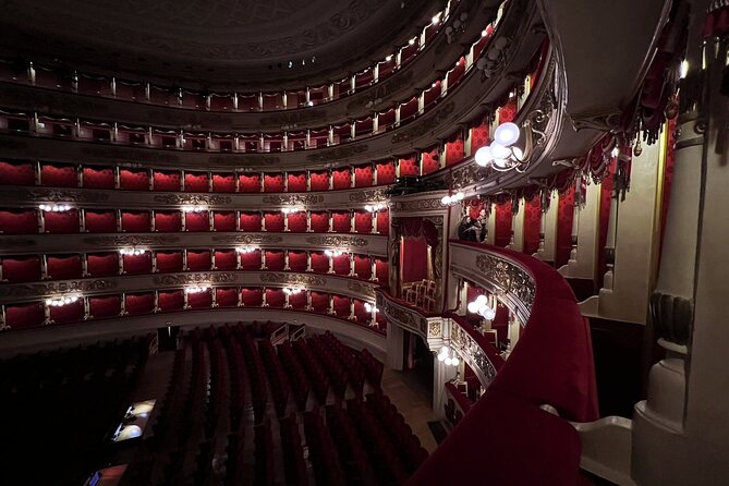 Milan Scala Theatre and Duomo Cathedral Tour - La Scala to Duomo in One Tight 2-Hour Plan