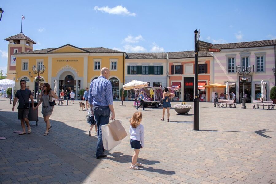 Milan: Serravalle Designer Outlet Roundtrip Bus Transfer - Should You Book This Milan to Serravalle Bus Transfer?