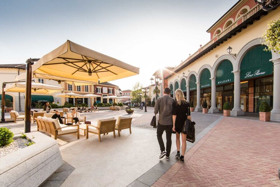 Milan: Serravalle Designer Outlet Roundtrip Bus Transfer - Milan to Serravalle in a Straightforward Day Trip