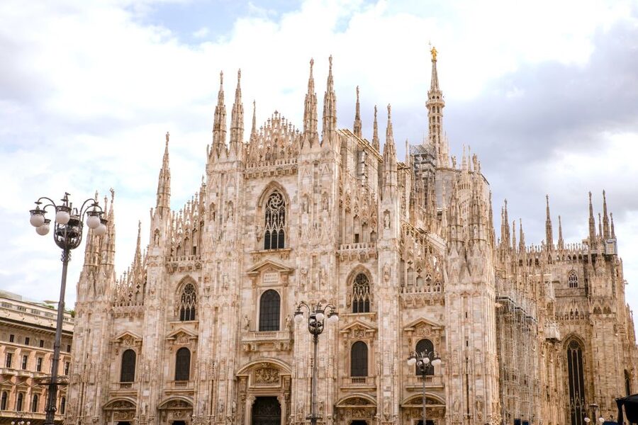 Milan: Small-Group Milan Cathedral & Terrace Tour - Finding Your Guide at Via Carlo Maria Martini (and not stressing)