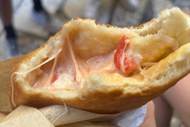 Milan Street Food Tour -Italian Food Experience by Do Eat Better - What the Small Group and Guide Bring to the Experience