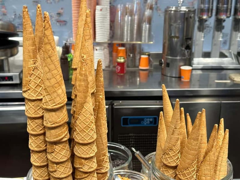 Milan: Street Food Tour with Tastings and Local Guide - The Historic Food Market Visit: Where the Ingredients Make Sense