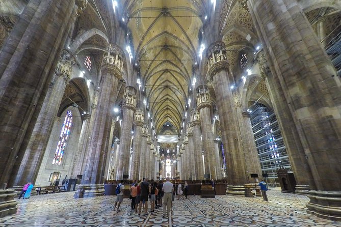 Milan Super Saver: Skip-the-Line Duomo and Rooftop Guided Tour - Optional add-on: 2-day hop-on hop-off buses for more Milan on your terms