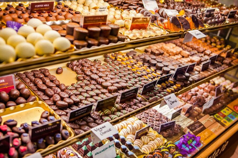 Milan: Sweet Delights Patisserie Tour - Walking the landmarks while you eat: Brera to Scala to Cordusio to the Duomo