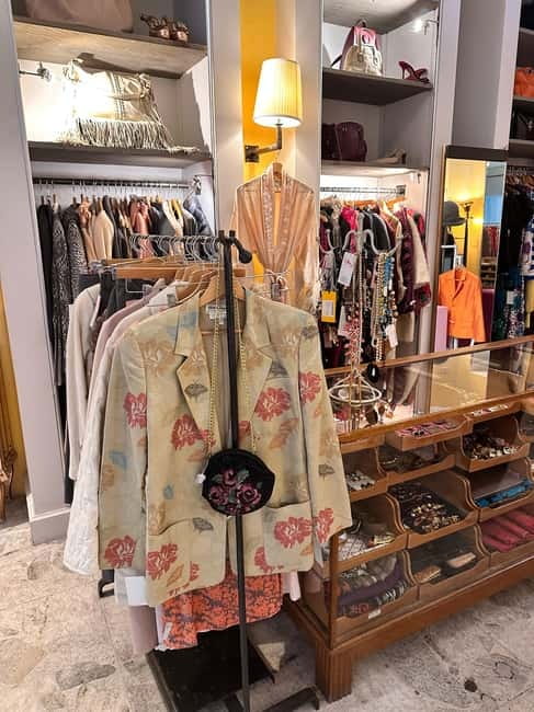 Milan: The Ultimate Vintage Shopping Guidebook - Key Highlights at a Glance
