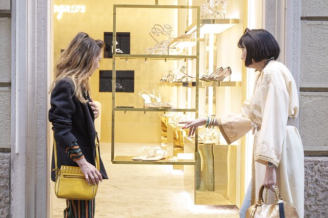 Milan Tour of the Milanese Streets with Personal Shopper - Duomo di Milano: the short photo break that keeps your schedule intact