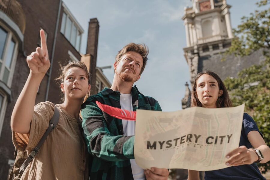 Milan: Treasure Hunt & Walking Tour - The Captain of Justice Plot: How the Mystery Moves Along