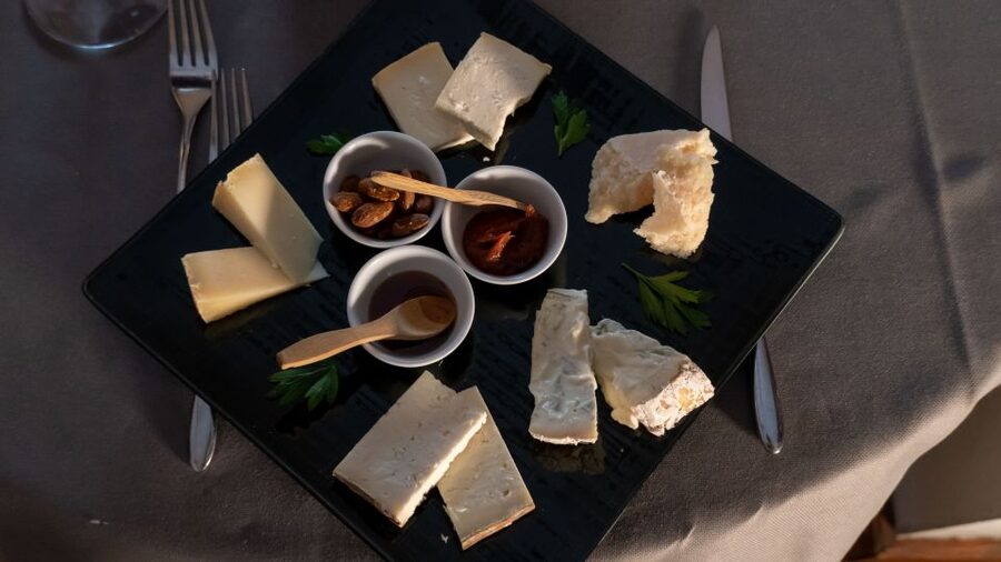 Milan: Wine Tasting Experience in the City Centre - What 90 minutes of wine tasting feels like