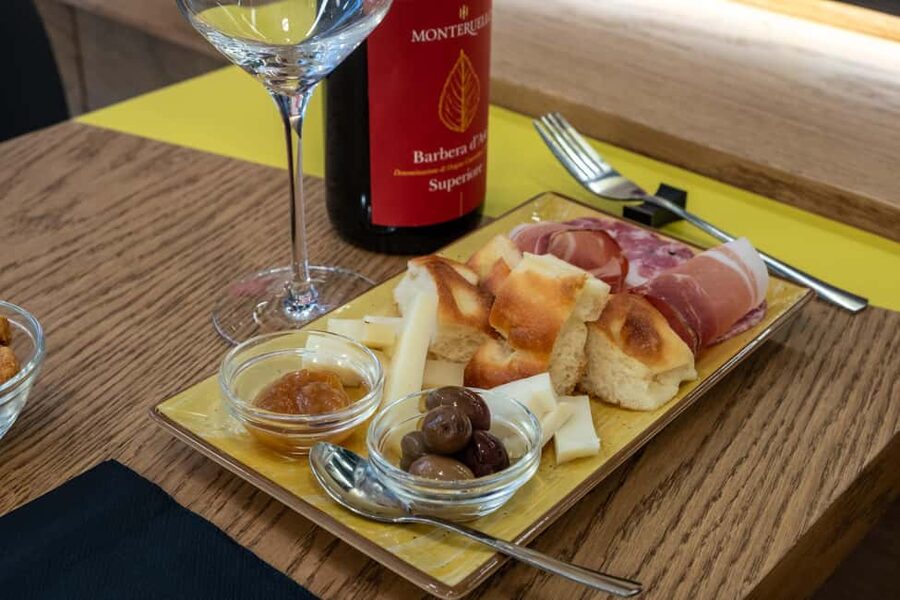 Milan: Wine Tasting Experience with Platter - Practical tips so your hour goes smoothly