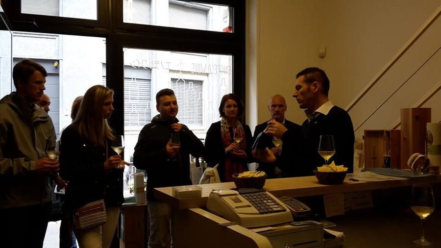 Milan: Wine Tasting with an Italian Sommelier - The sommelier’s lesson: grapes, fermentation, and what to listen for
