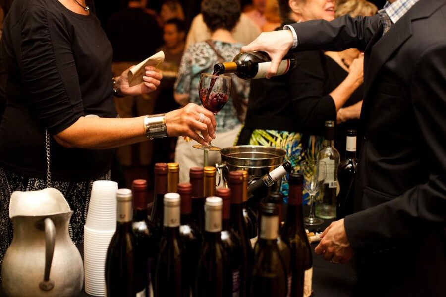 Milan: Wine Tasting with an Italian Sommelier - How to taste like a pro during the 3 pours