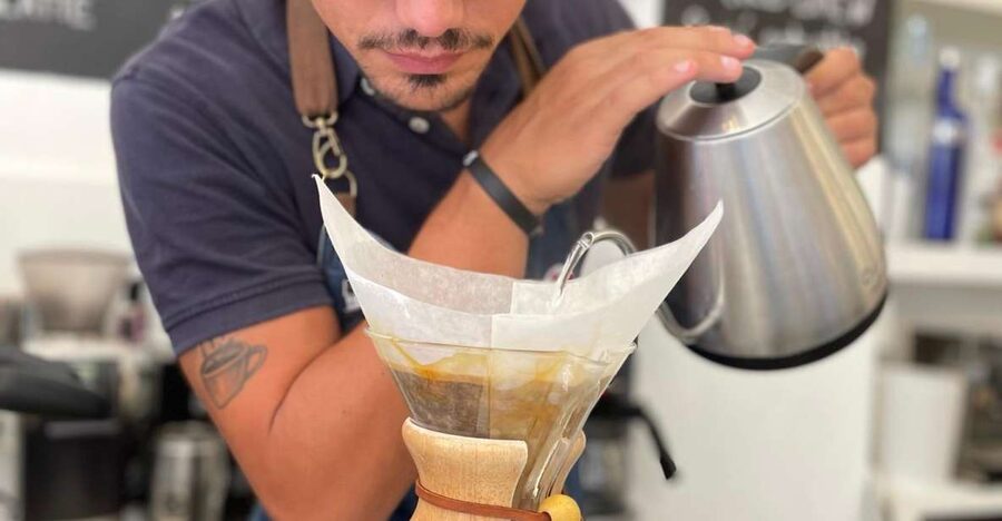 Milano: Degustazione caffè di qualità dalla moka al filtro - Moka Pot: Italian Tradition and Aromatic Control