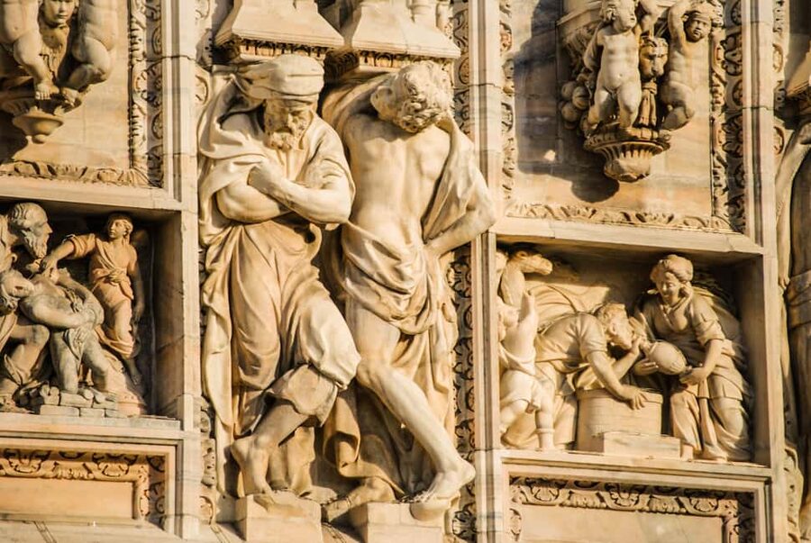 Milano: Highlights Private Tour, Duomo, Castle & Gelato - Galleria Vittorio Emanuele II: The Glass Dome Moment