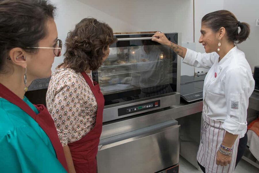 only in ITALIAN - International aperitif + cooking class in Italian - Price and value: why $49 can make sense here