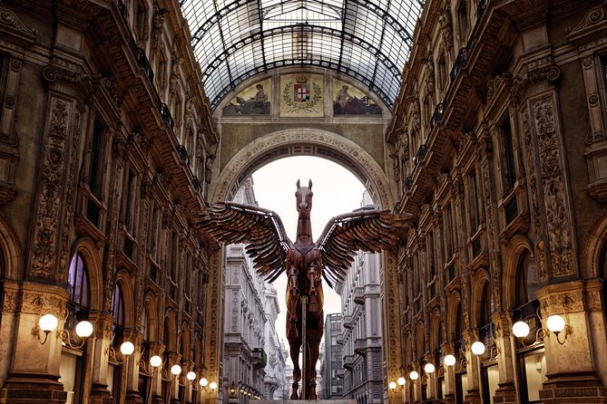 Private 4-Hour Walking Tour of Milan with private official tour guide - First stop: Duomo di Milano and what to do with your hour