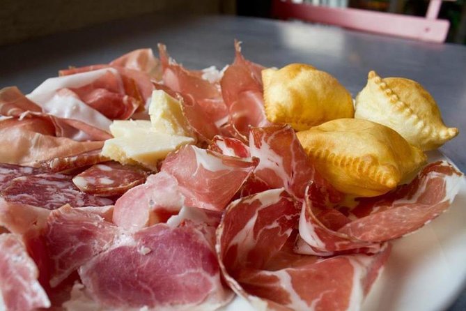 Private Milan Food Walking Tour of Brera - What you’ll eat in Brera: classic Milanese dishes plus seasonal surprises