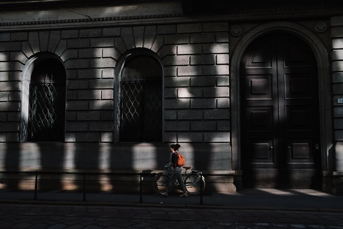 Private Milan Street Photography Walking Tour with an Artist - What you’re really buying: Ersan’s artist eye and practical coaching