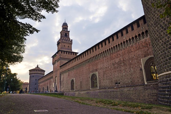 Skip the Line: Essential Milan Tour Including Da Vinci's 'The Last Supper' - La Scala Theatre: opera history you can feel at a glance