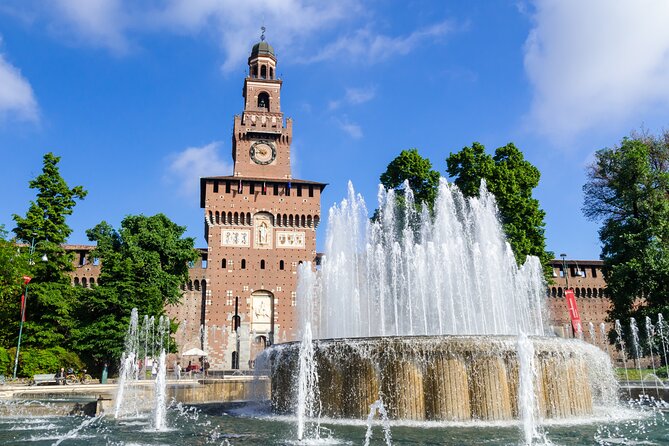 Skip-the-line Pinacoteca di Brera Private Guided Tour - Piazza della Scala and the short walk that adds Milan flavor