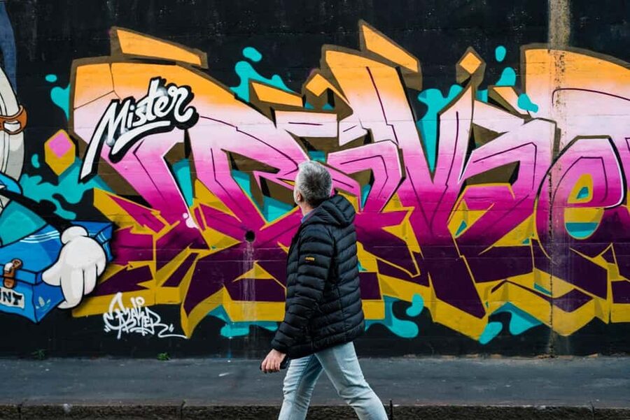 Street Art&Urban Vibes in Milan’s Most Exciting Rising Areas - Meeting at Scaringi Pastry Shop and How the Walk Gets Moving