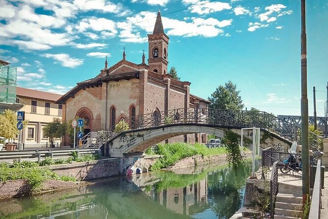Sunset Navigli Boat Tour in Milan with Optional Aperitivo - Stop-by-stop: church façades, the Darsena waterfront, and the alzaie towpaths