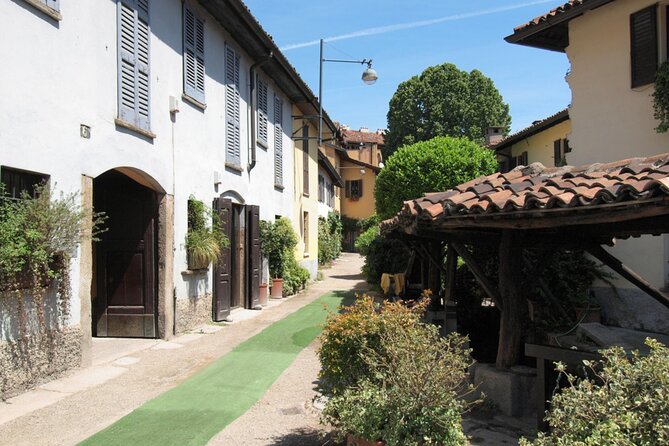 The Magic of Navigli: Self-Guided Puzzle Quest in Milan - McSorley’s clue stop at Vicolo Privato Lavandai, 14