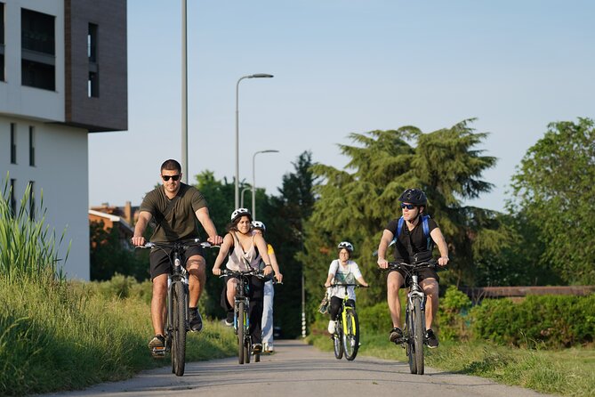 The Milan you don't expect, bike tour with picnic on the lake - Stop 3: Parco di Trenno for Space, Calm, and a Breather