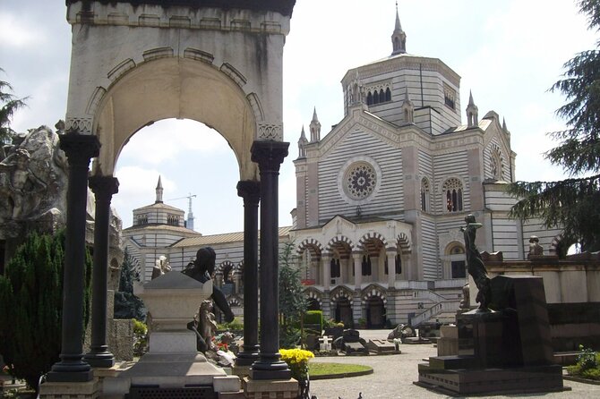The Monumental Cemetery of Milan: Discover the Unexpected - The Temple of Fame: the monument that sets the tone