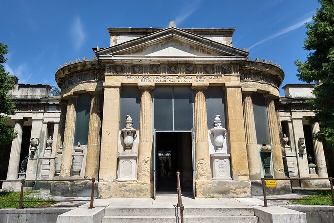The Monumental Cemetery of Milan guided experience - Listening Comfort: Why the Headphones Matter