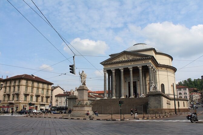 Turin Full-Day guided tour. Departure from Milan - Meeting point and getting there smoothly from Milan