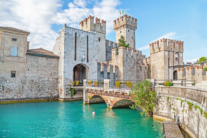 Verona tour & cruise with Sirmione - From Milan - Verona walking tour: Juliet’s House, the Arena, and the story behind the streets