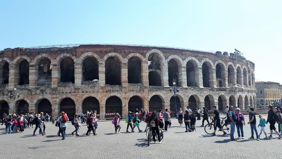 Visit of Verona and Lake Garda. Full day tour from Milan - One Full Day: Verona’s Romeo & Juliet, then Sirmione on Lake Garda