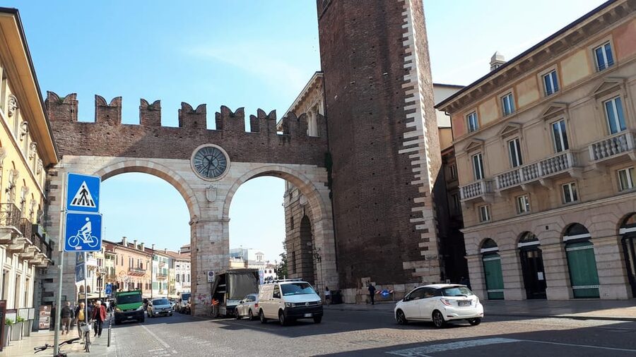 Visit of Verona and Lake Garda. Full day tour from Milan - Sirmione on Lake Garda: photo stop, old town walk, and gelato time